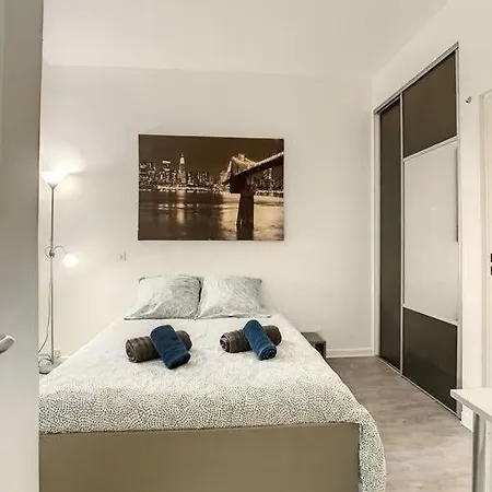 L'horloge Ii - 2 Pieces - 15 Min Palais - Appartement